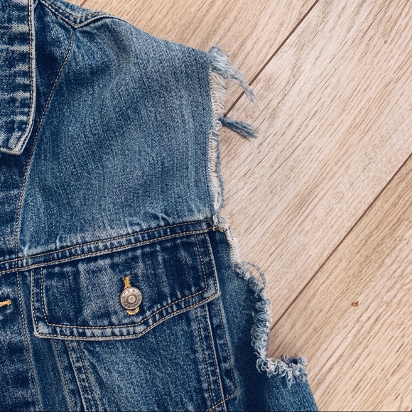 Raw Edge Denim Vest - Picture 5 of 6